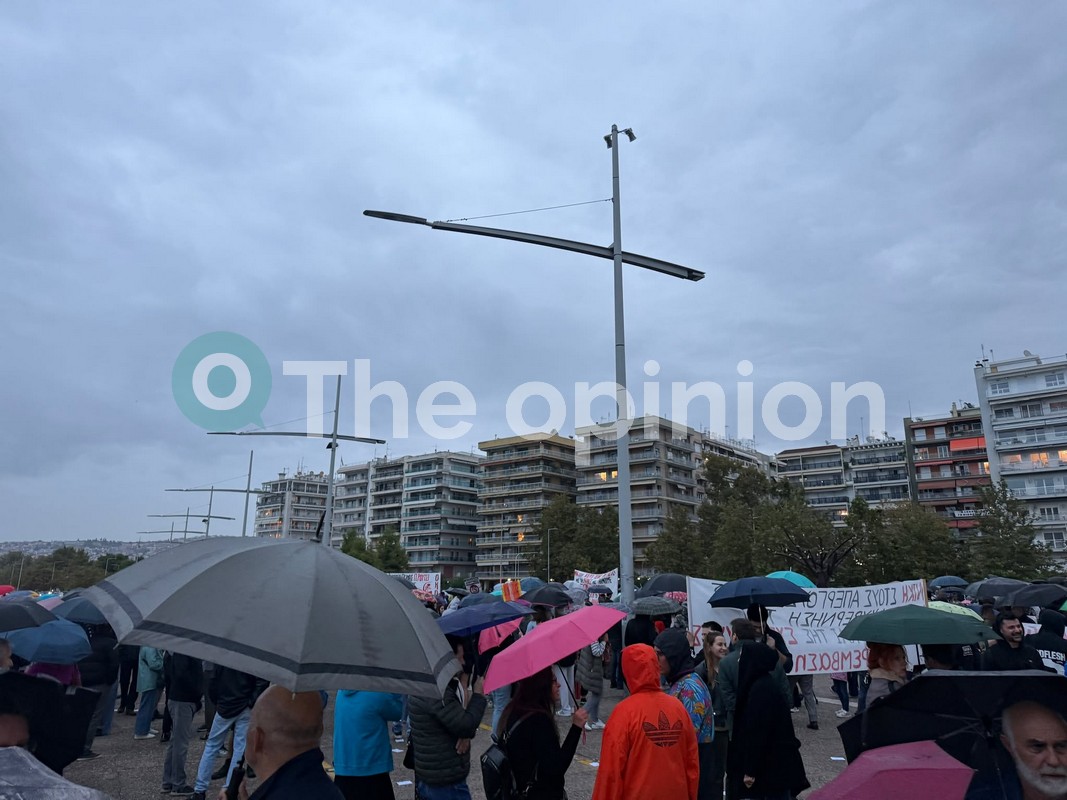 Συγκέντρωση αλληλεγγύης στον Π. Ρούτσι στη Θεσσαλονίκη – Η βροχή δεν απέτρεψε τον κόσμο (ΦΩΤΟ+VIDEO)