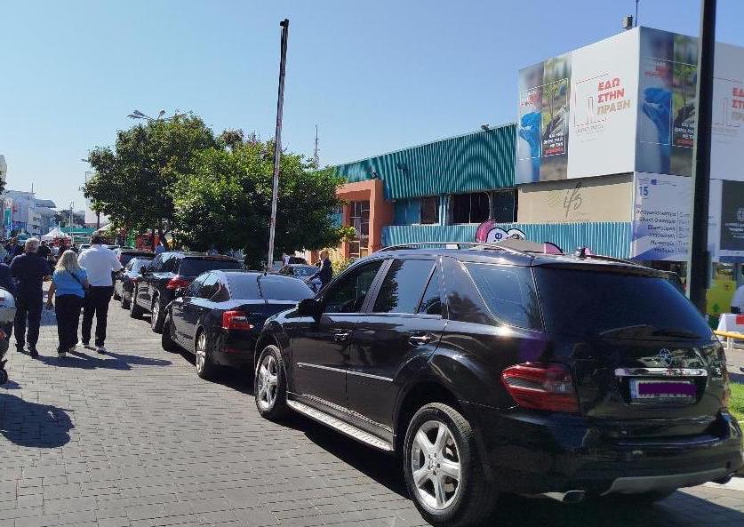 Το κράτος εκθέτει το… κράτος