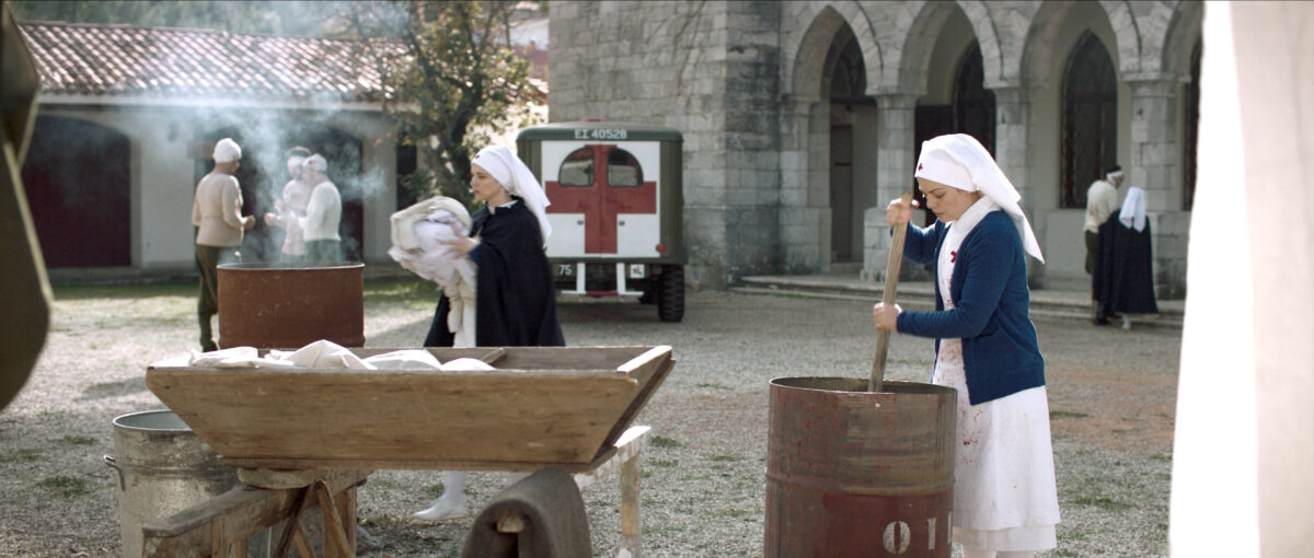 «Απαραίτητο φως»: Η σειρά που θα μας ταξιδεύει στην Αθήνα της γερμανικής Κατοχής