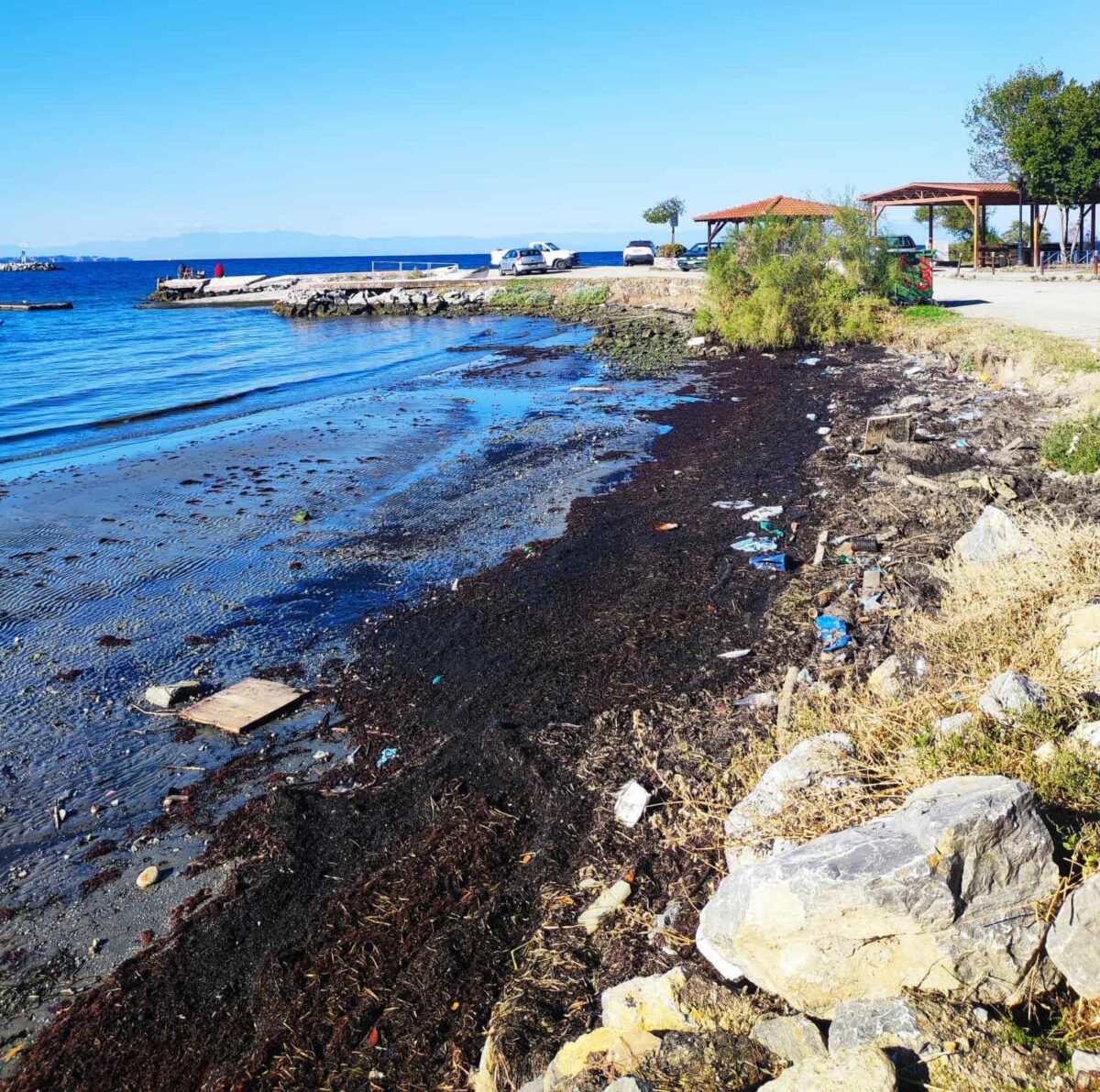 “Ριβιέρα για τα… μπάζα” σε δήμο του νομού Θεσσαλονίκης