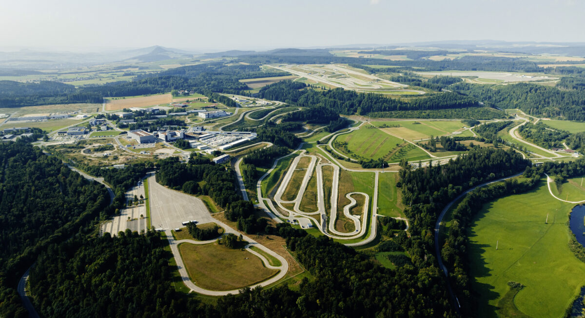 Η Mercedes-Benz εγκαινίασε προηγμένο Κέντρο Δοκιμών Φωτισμού