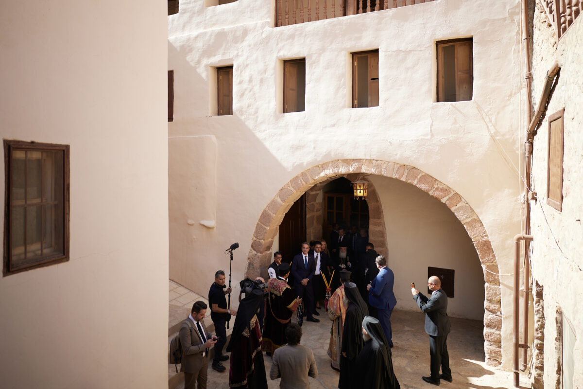 Οι “Δέκα Εντολές” και οι… νέες εντολές