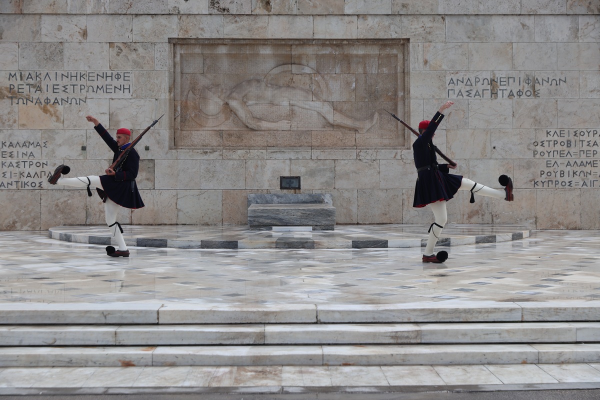 Υπουργείο Άμυνας για  Άγνωστο Στρατιώτη: «Η ευθύνη για το Μνημείο ανήκει αποκλειστικά στην Κυβέρνηση»