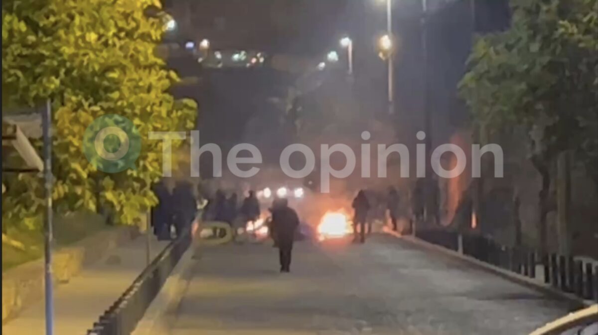 Άγνωστοι έβαλαν φωτιές Θεσσαλονικη: Παρανάλωμα του πυρός κάδοι δίπλα από το «Αγ. Δημήτριος» (ΦΩΤΟ+VIDEO)