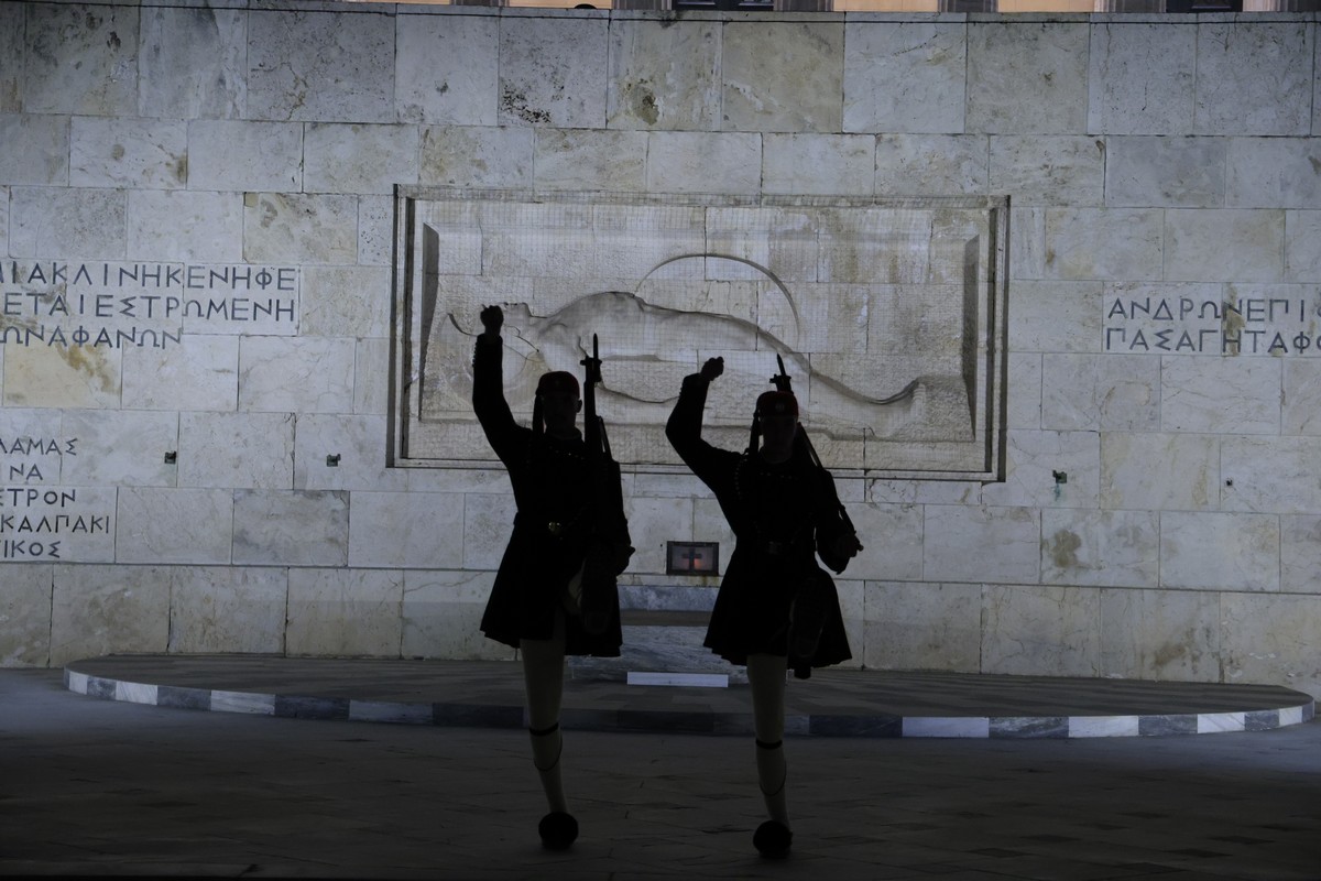 Η διαχρονική ιστορία του μνημείου του Αγνώστου Στρατιώτη – Πώς και πότε ελήφθη η απόφαση ανέγερσης