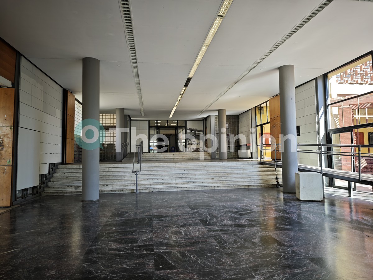 «Έσπασαν τα δάχτυλα φοιτήτριας, στόχος να χτυπηθεί το φοιτητικό κίνημα» – Τι λένε τα ΕΑΑΚ για την επίθεση στο ΑΠΘ
