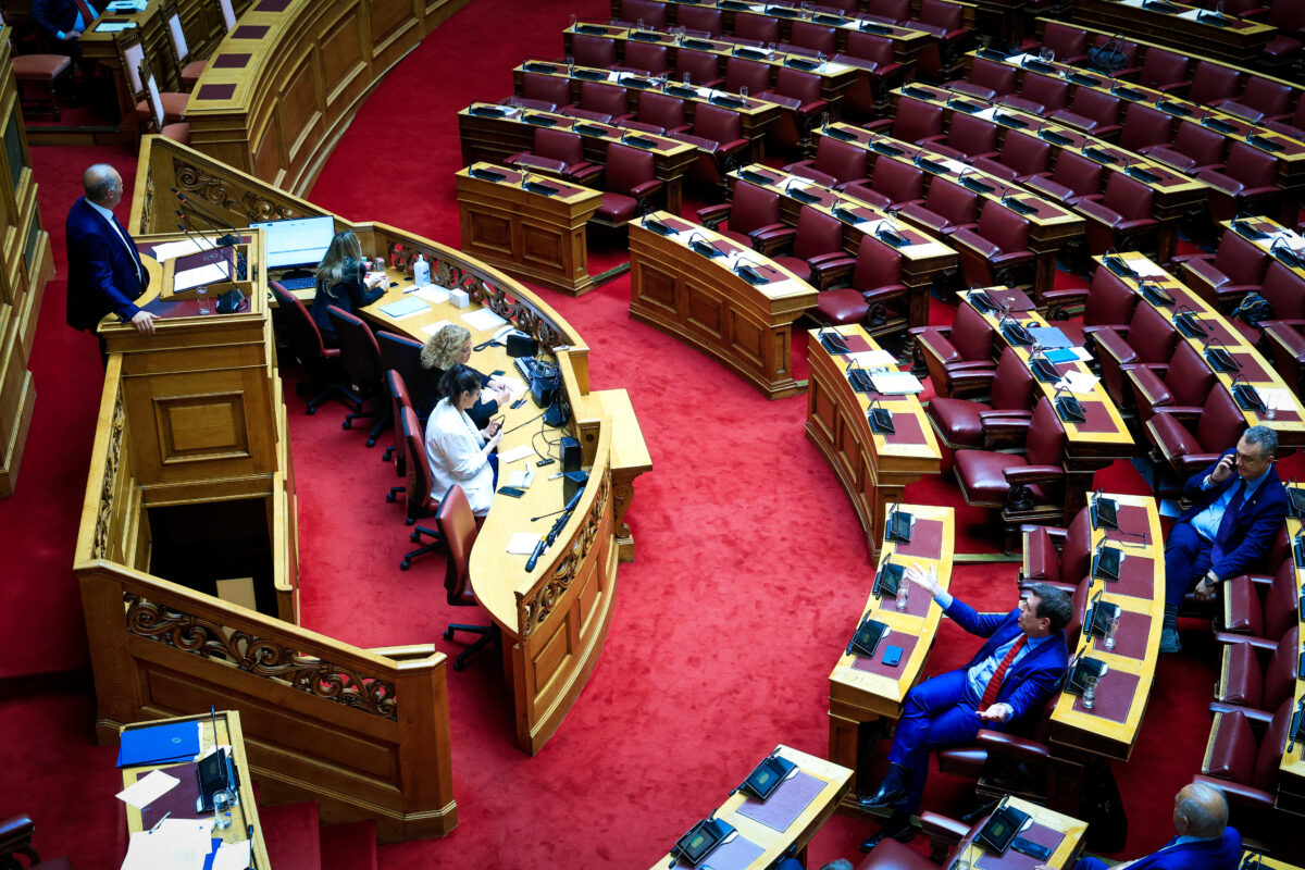 Χυδαία επίθεση Βελόπουλου σε Καιρίδη  (VIDEO)