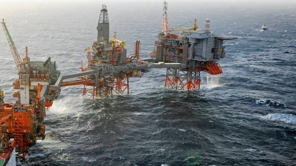 Έπεσαν οι υπογραφές Chevron – Helleniq Energy για τα θαλάσσια οικόπεδα Κρήτης και Πελοποννήσου