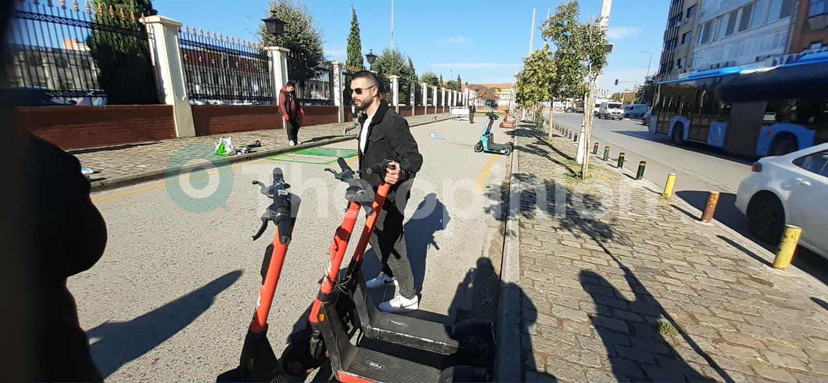 Θεσσαλονίκη: Με διαφορετικά χρώματα οι θέσεις στάθμευσης για τα πατίνια – Από Δευτέρα πρόστιμα (ΦΩΤΟ)