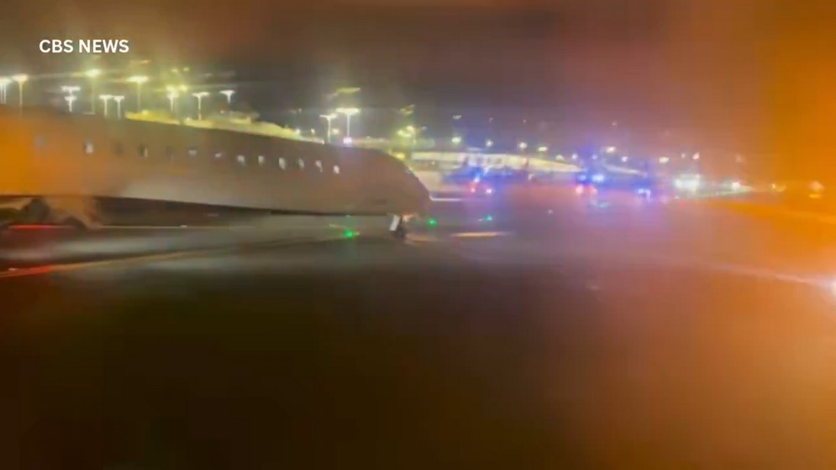 Συγκρούστηκαν δύο αεροπλάνα στο αεροδρόμιο Νέας Υόρκης (VIDEO)