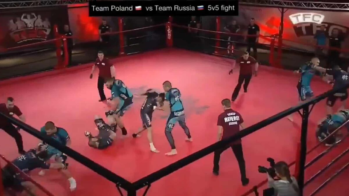 Το πιο «νομιμοποιημένο ξύλο» στην ιστορία των χούλιγκανς- Έλυσαν τις διαφορές τους σε… ρινγκ (VIDEO)