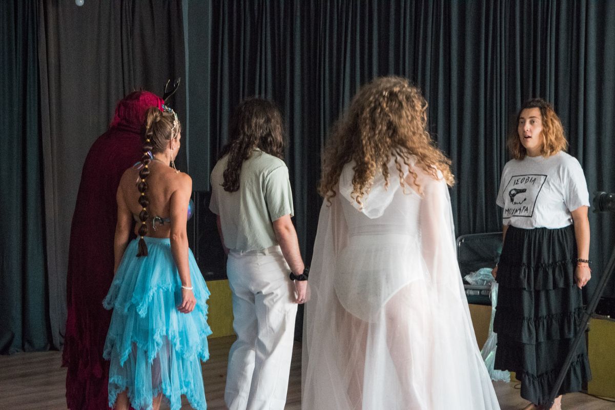 Το «goodbye, goodbye, goodbye» φέρει τις πληγές, που «ανοίγουν» ο μισεμός και το πάθος