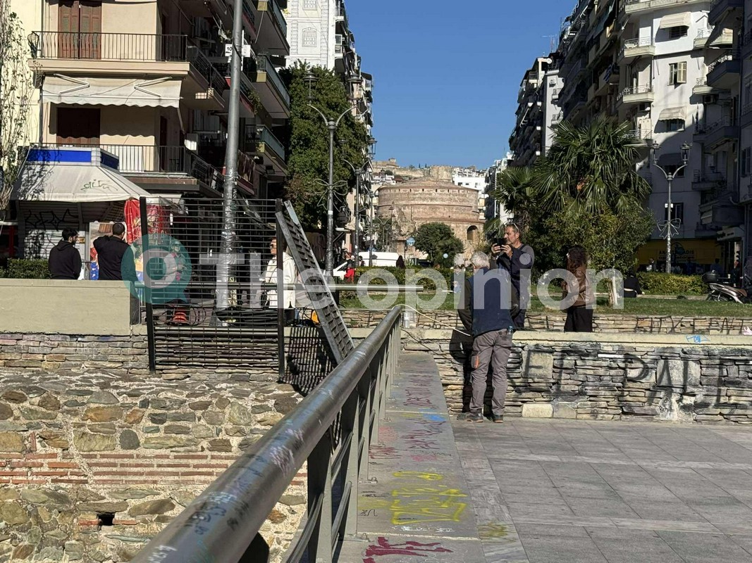 Σύλλογος Ελλήνων Αρχαιολόγων για τα κάγκελα στα ανάκτορα του Γαλερίου: Παραβιάζει τις στοιχειώδεις αρχές για τον κοινωνικό και εκπαιδευτικό ρόλο των μνημείων