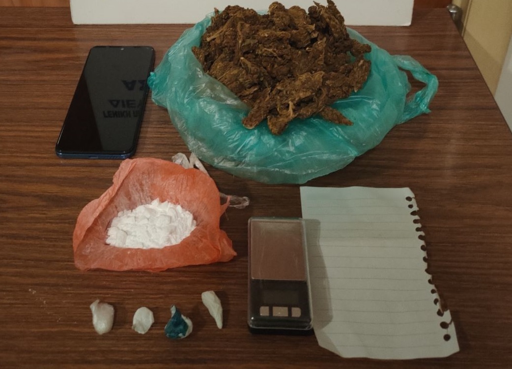 Θεσσαλονίκη: Χειροπέδες σε άνδρα που έκρυβε στο σπίτι του ναρκωτικά (ΦΩΤΟ)