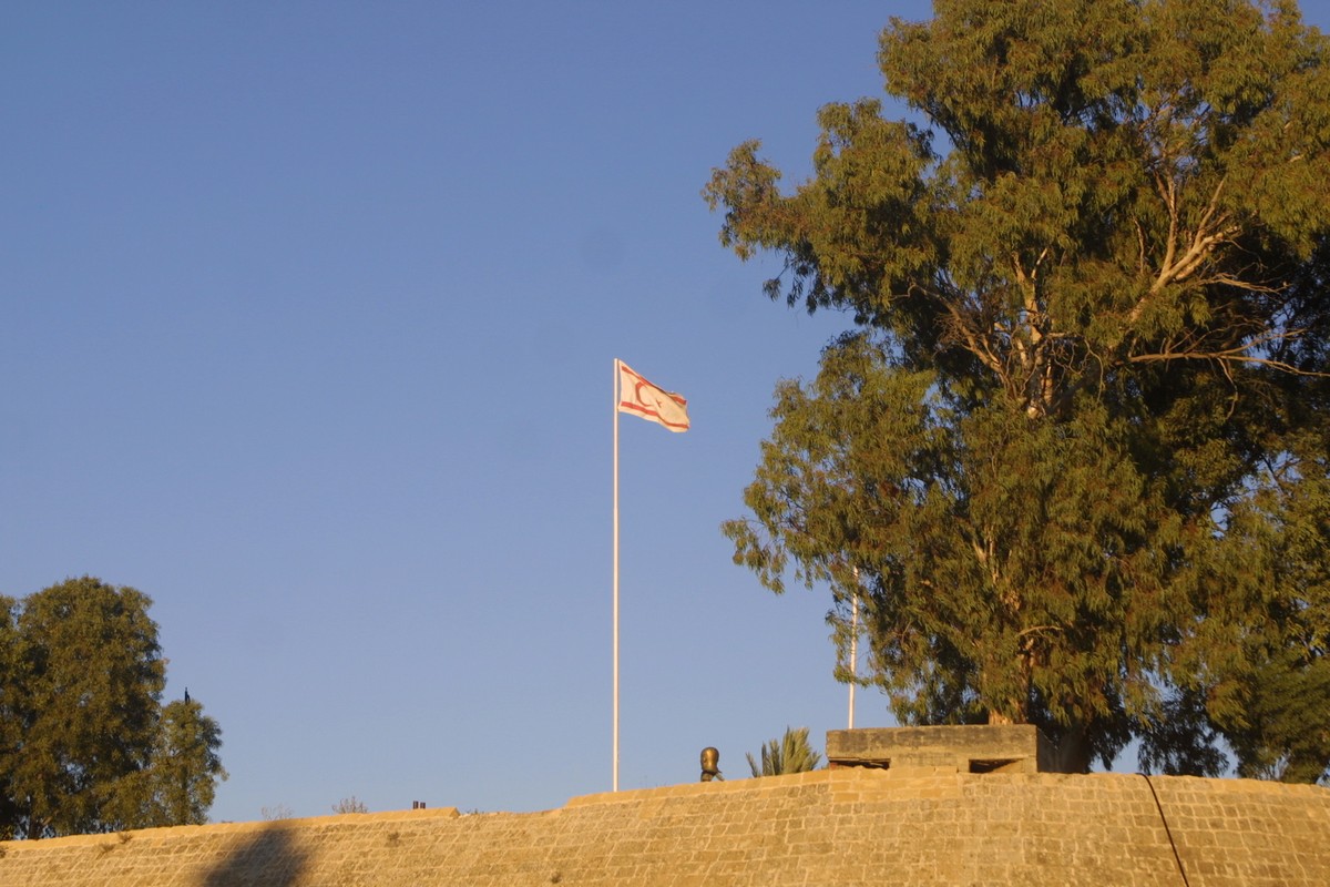 Κύπρος: Μεγάλος νικητής στις «Προεδρικές Εκλογές» στα κατεχόμενα ο Τ. Ερχιουρμάν – Η αντίδραση Αθήνας και Λευκωσίας