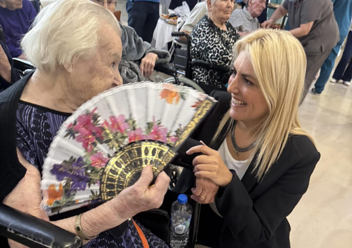 Σε… πάρτι στη Διαμαντίδειο Στέγη η Μελίνα Δερμεντζοπούλου