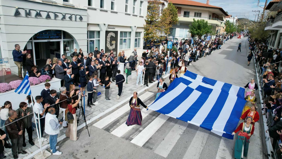Με λαμπρότητα τιμήθηκε η επέτειος της 28ης Οκτωβρίου στον Δ.  Ωραιοκάστρου (ΦΩΤΟ)