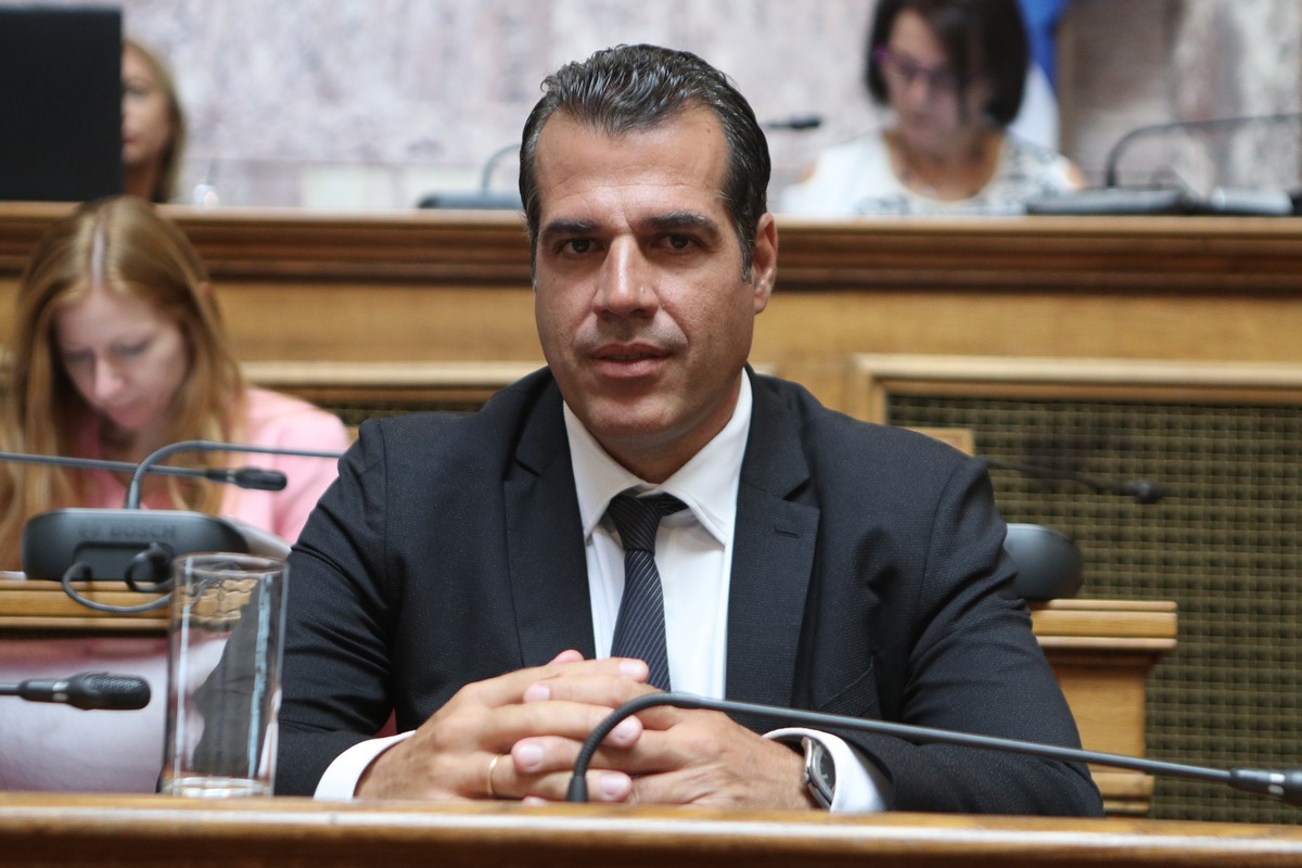 Πλεύρης: «Το μνημείο του Αγνώστου Στρατιώτη έγινε για έναν ιερό σκοπό» (VIDEO)