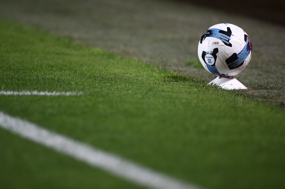 Κυριακή γεμάτη «μπαλίτσα» στην TV – Οι μεταδόσεις της ημέρας