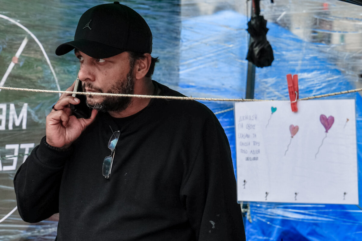 Τέμπη: Δεκτό το αίτημα Ρούτσι για τοξικολογικές στη σορό του παιδιού του – Εγκρίθηκαν αιτήματα και άλλων συγγενών θυμάτων (VIDEO)