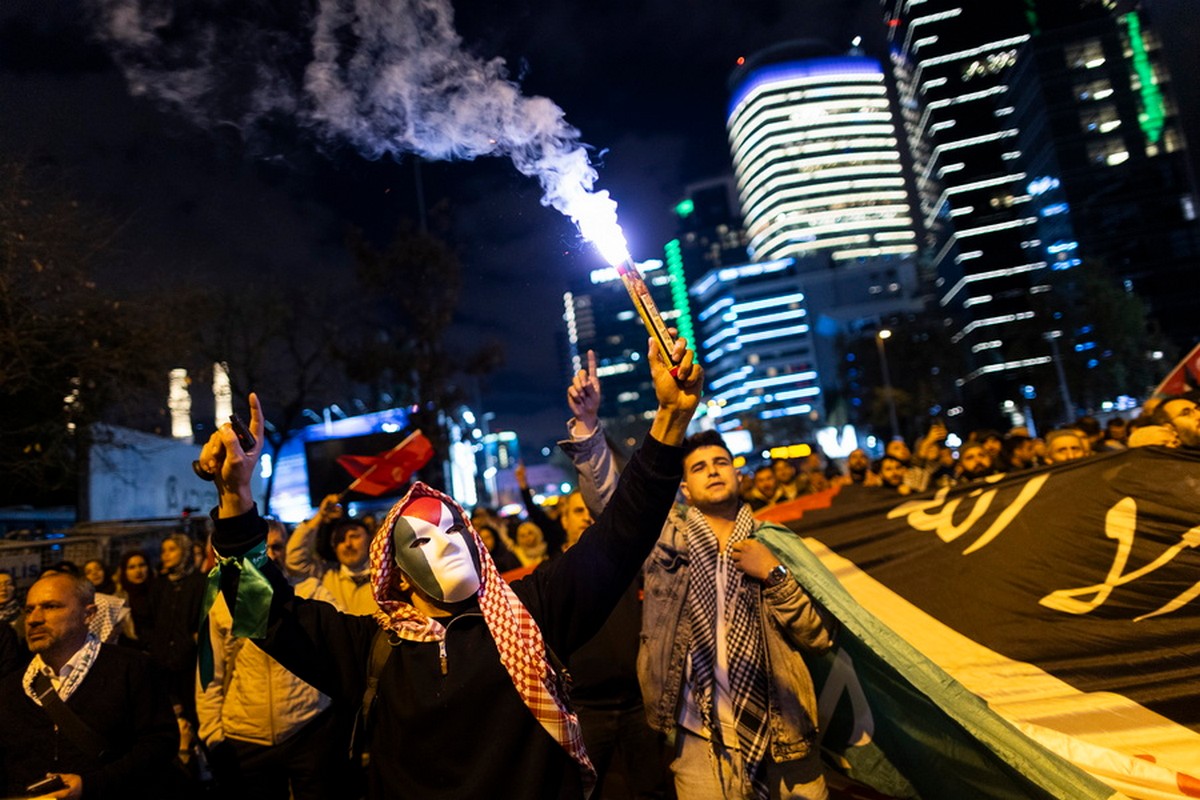 Ο πλανήτης χαιρετίζει την ιστορική συμφωνία Ισραήλ – Χαμάς: Οι πρώτες αντιδράσεις των ηγετών, «σαμπάνιες» στη Γάζα και «ο πρόεδρος της ειρήνης» (ΦΩΤΟ)