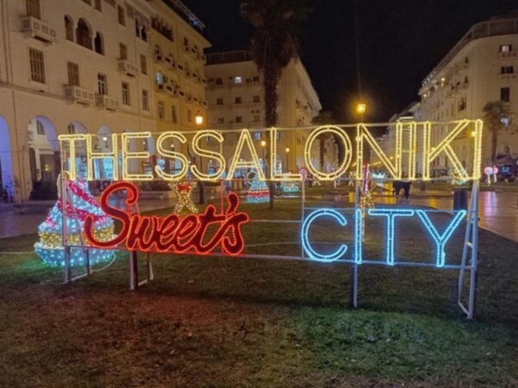 Θεσσαλονίκη: Ξεκινούν οι προετοιμασίες για τη Χριστουγεννιάτικη Αγορά στην Αριστοτέλους