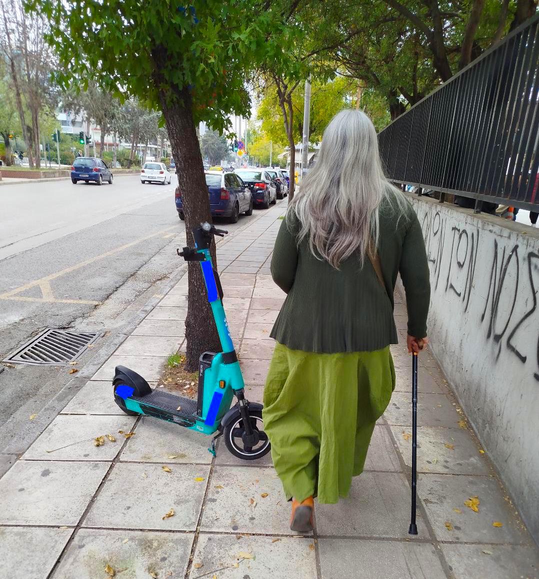 Κύριε Δήμαρχε μαζέψτε τα πατίνια -τουλάχιστον- γύρω από τα νοσοκομεία!