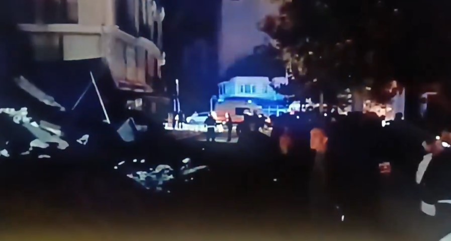 Σεισμός 6,1 Ρίχτερ στην Τουρκία: Τραυματισμοί λόγω πανικού και πτώσης από μπαλκόνια (VIDEO)