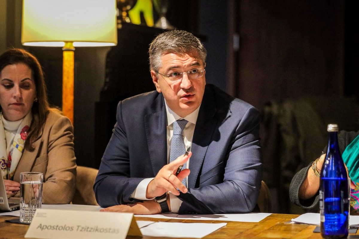 Κοπή πίτας «Αλληλεγγύης» – Μήνυμα Τζιτζικώστα για τέλος στην διαδοχολογία- Το φλουρί στον Γιουτίκα