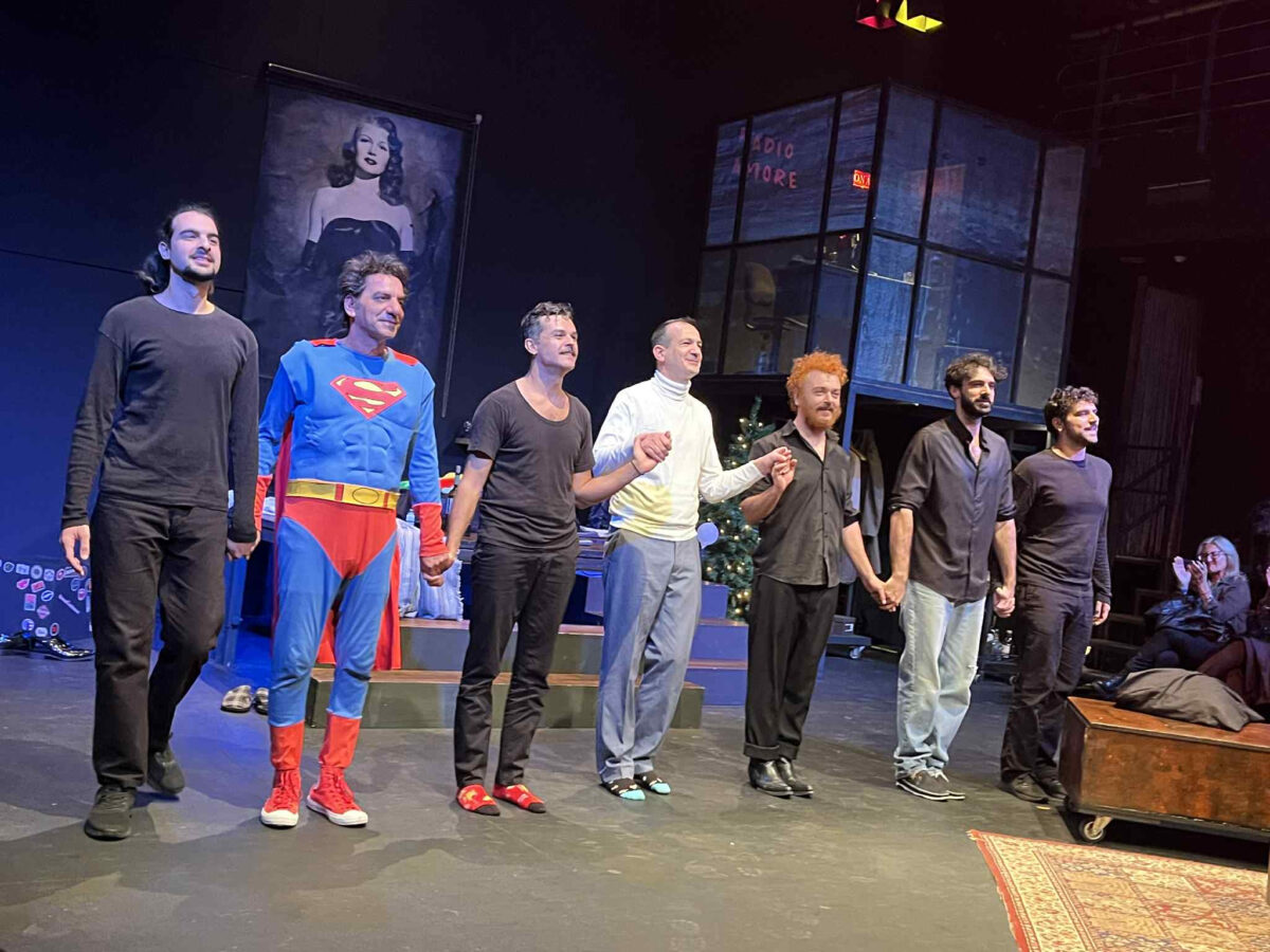 KΘΒΕ: Με μεγάλη επιτυχία η πρεμιέρα της παράστασης «Ξανθιά Φράουλα» του Μίνο Μπελέι