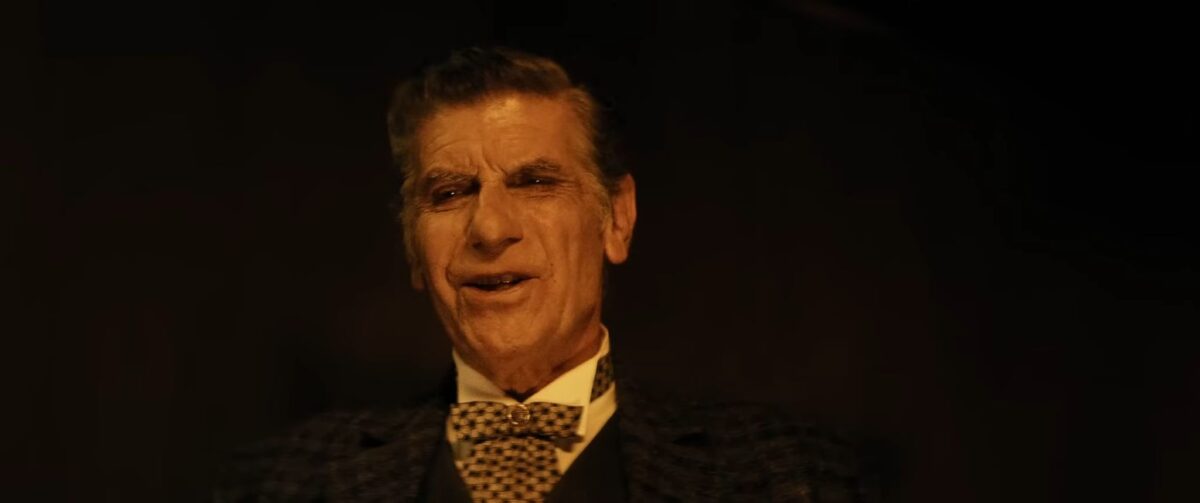 «Χριστουγεννιάτικη Ιστορία»: Ο Γιάννης Μπέζος σε ρόλο-έκπληξη (VIDEO)