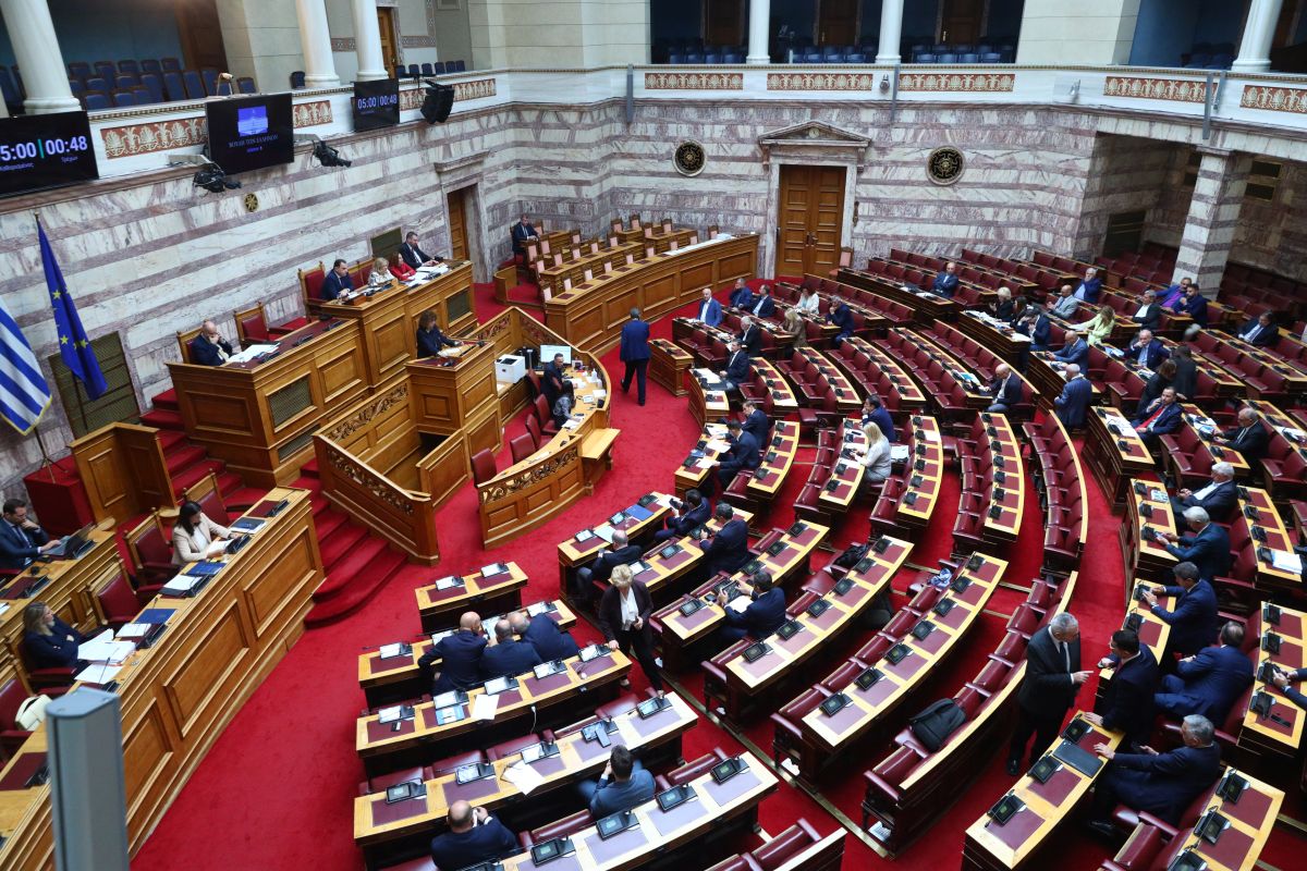 Κοινό αίτημα ΠΑΣΟΚ, ΣΥΡΙΖΑ και Νέας Αριστεράς για ενημέρωση της Βουλής σχετικά με την COP30