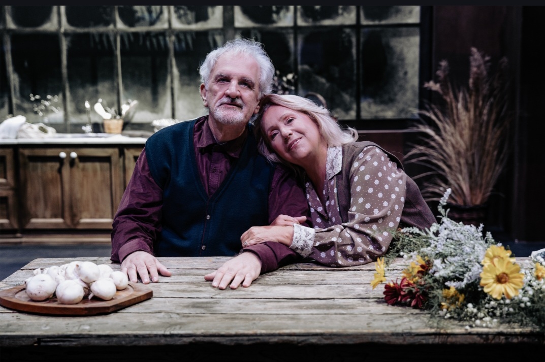 «Πριν ανοίξουμε φτερά» του Florian Zeller στο Θέατρο Αριστοτέλειον