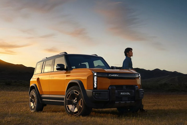 Viral η απόπειρα της Chery να σκαρφαλώσει στη «Σκάλα του Ουρανού» (VIDEO)