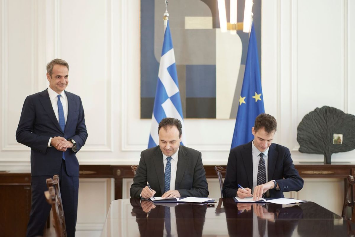 Συνάντηση Μητσοτάκη με τον διευθύνοντα σύμβουλο της Mistral AI Arthur Mensch