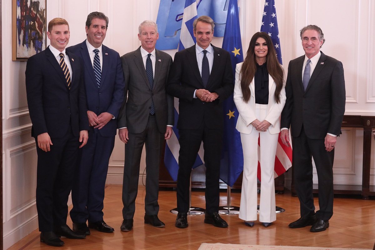 Χαμόγελα στο Μαξίμου για τις σχέσεις με την Ουάσιγκτον από την ισχυρή παρουσία υπουργών των ΗΠΑ στην Αθήνα