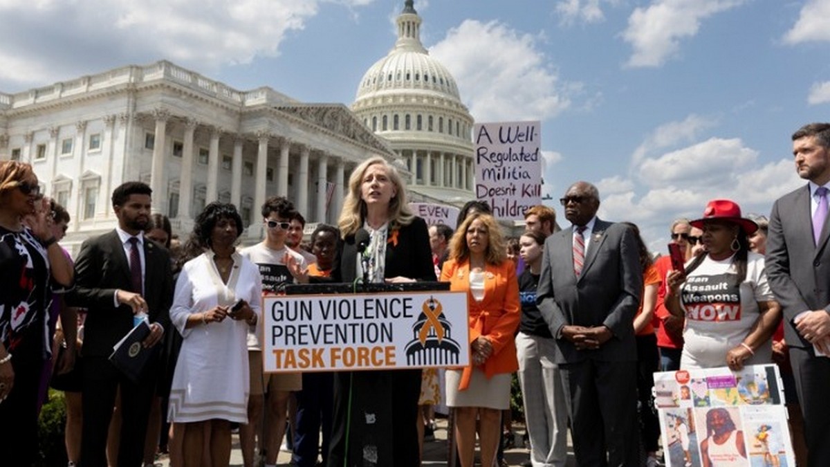 «Νέα δοκιμασία» για τον Τραμπ: Η δημοκρατική Σπάνμπεργκερ εξελέγη κυβερνήτης στη Βιρτζίνια