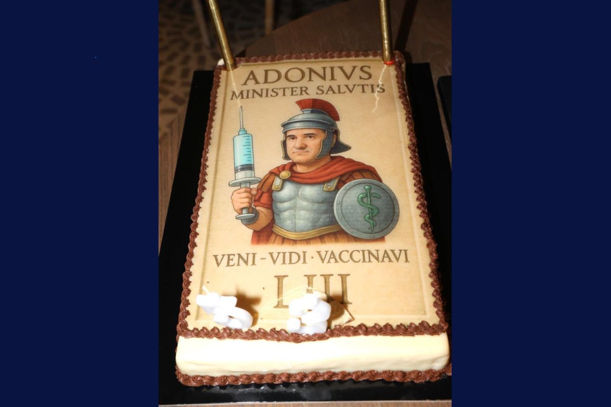 Το Χ δεν πίστευε ότι ο Άδωνις Γεωργιάδης έκανε τέτοια τούρτα – Το επικό τρολάρισμα στα σχόλια