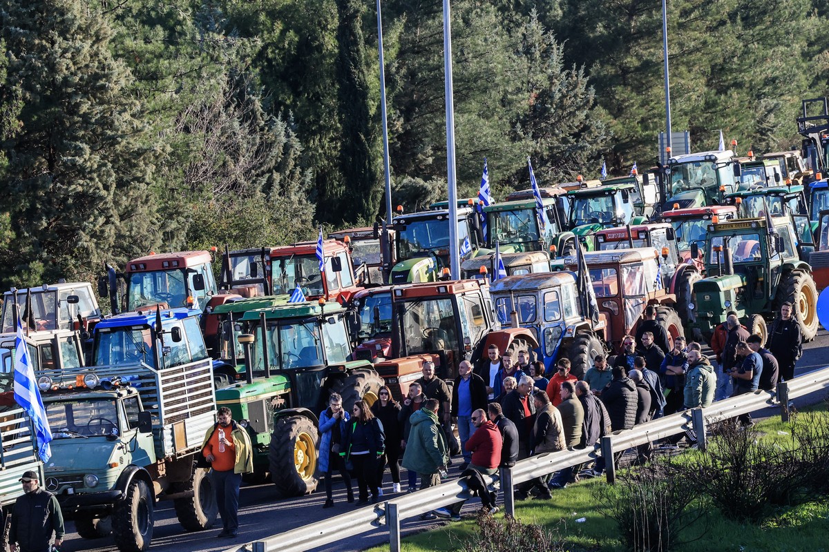 Κλιμακώνουν τις κινητοποιήσεις οι αγρότες  στα Μάλγαρα – Στους δρόμους με τα τρακτέρ (ΦΩΤΟ – VIDEO)