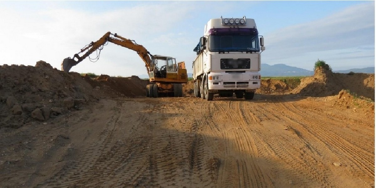 Θεσσαλονίκη: Έσκαβαν ανεξέλεγκτα σε περιοχή Natura (ΦΩΤΟ)