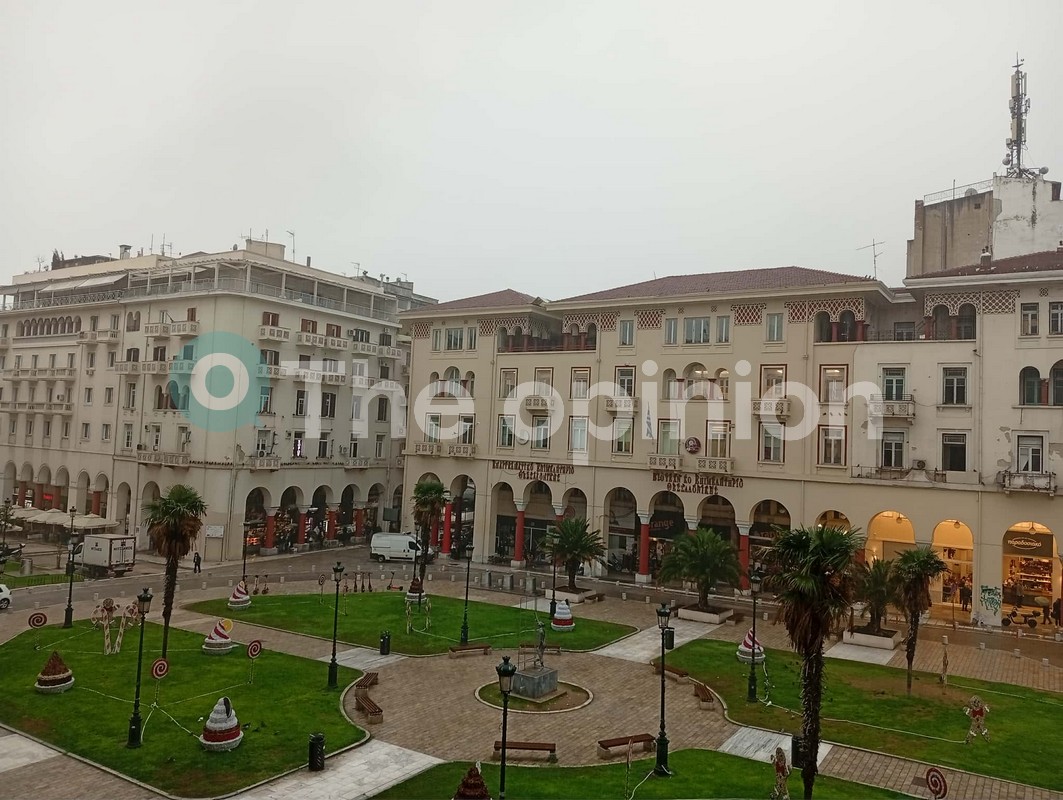 «Άνοιξαν» οι ουρανοί στη Θεσσαλονίκη – Πλημμύρισε η Εγνατία με… δέκα λεπτά βροχής (ΦΩΤΟ – VIDEO)