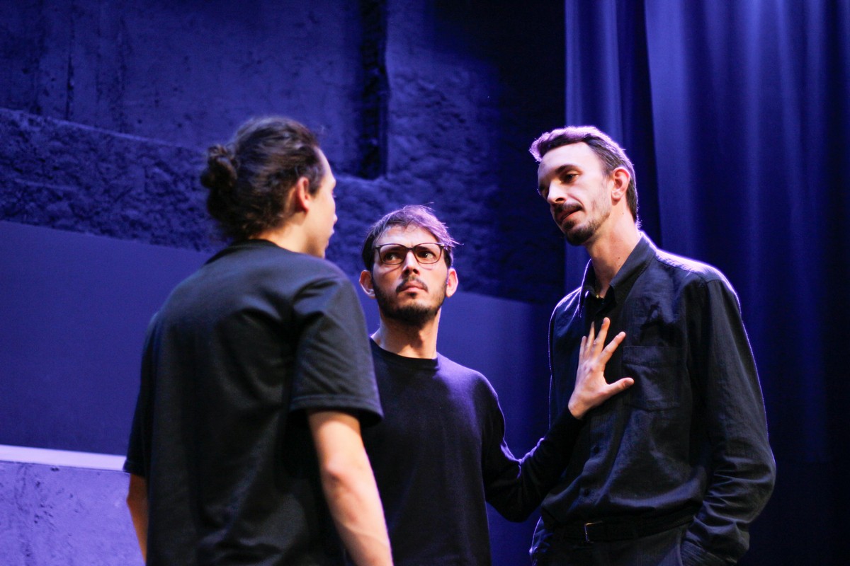 “ART”: Η κωμωδία – φαινόμενο της Γ. Ρεζά, επιστρέφει για μόνο για 2 παραστάσεις!