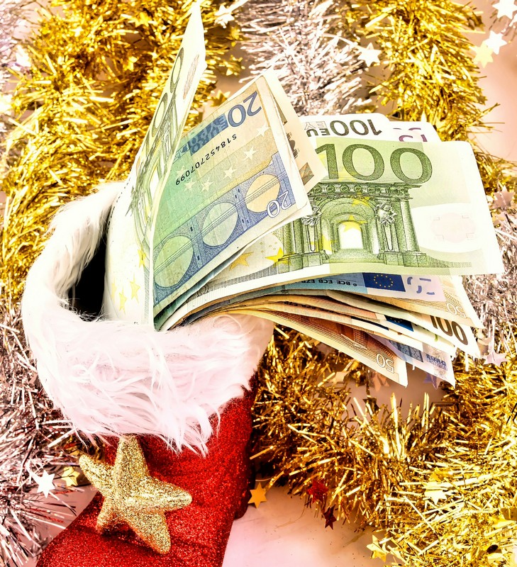 Νωρίτερα φέτος η καταβολή του Δώρου Χριστουγέννων – Μέσω app ο υπολογισμός του