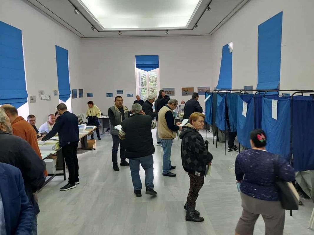 ΝΔ: Μεγάλη η συμμετοχή στις εσωκομματικές εκλογές – Εξελίσσονται ομαλά