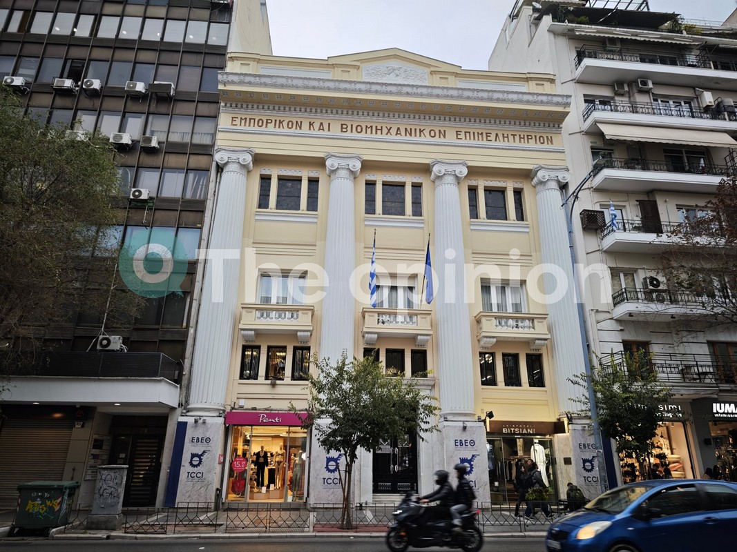 Καταργείται το τέλος στιγμιαίας χρήσης των πεζοδρομίων