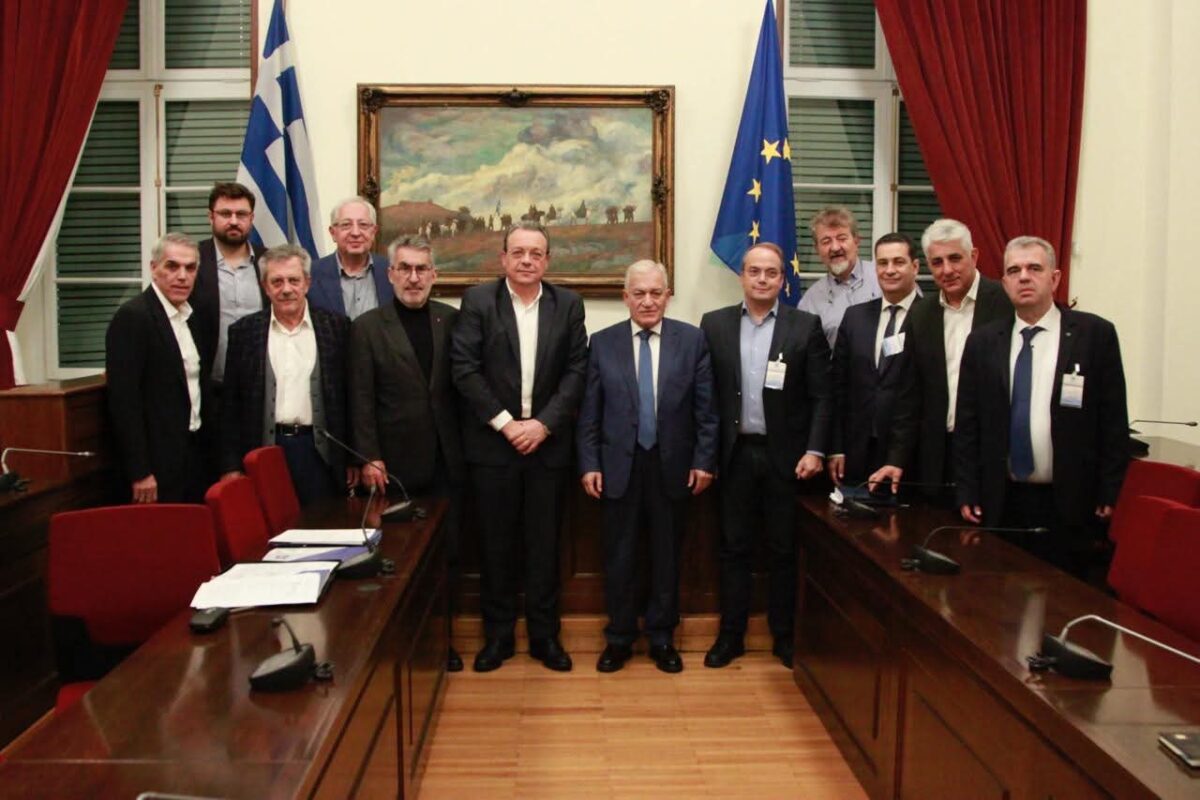 Συνάντηση του προέδρου του ΣΥΡΙΖΑ-ΠΣ, Σωκράτη Φάμελλου με την Εκτελεστική Επιτροπή της ΚΕΔΕ