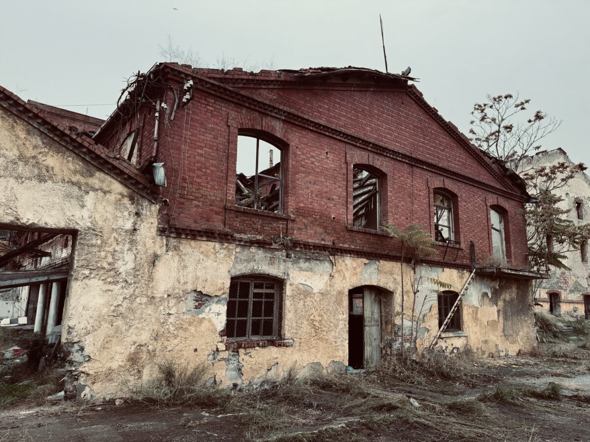 ΦΙΞ Αθήνας και Θεσσαλονίκης: Μια παράλληλη ιστορία βιομηχανικών κτιρίων