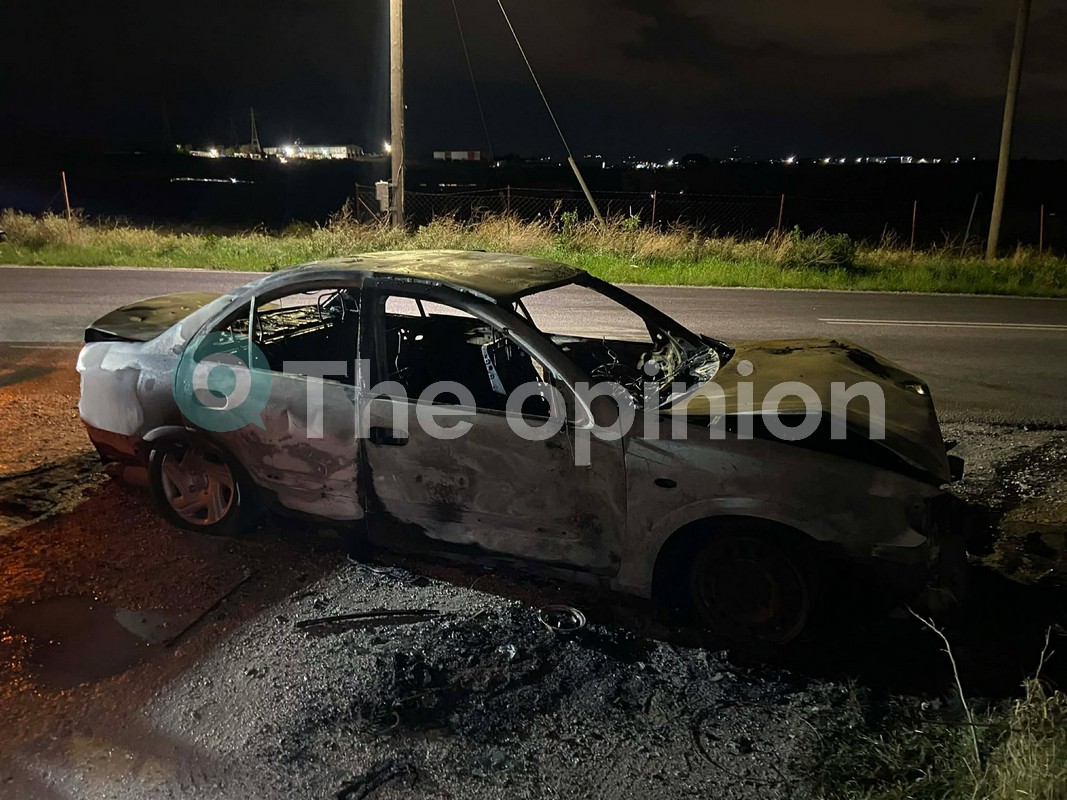 Νεοχωρούδα: ΙΧ τυλίχθηκε στις φλόγες μετά από καπνούς στη μηχανή τα ξημερώματα (ΦΩΤΟ-VIDEO)