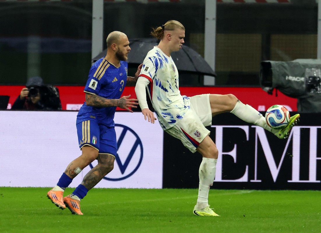 Ο Χάαλαντ δεν σταματιέται με… τίποτα – Από που τον έπιασε Ιταλός αμυντικός και όμως ο ίδιος σκόραρε