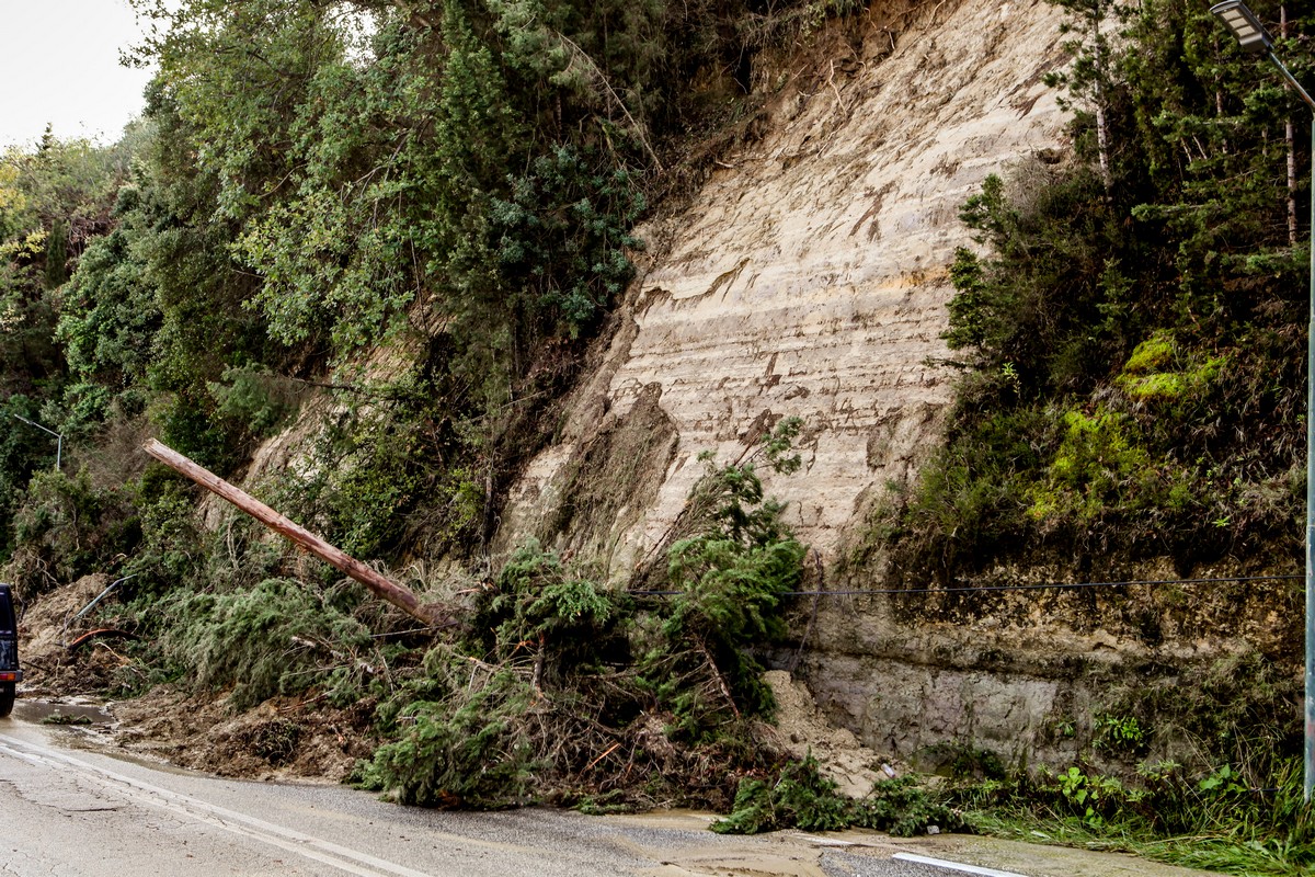 καταιγίδες